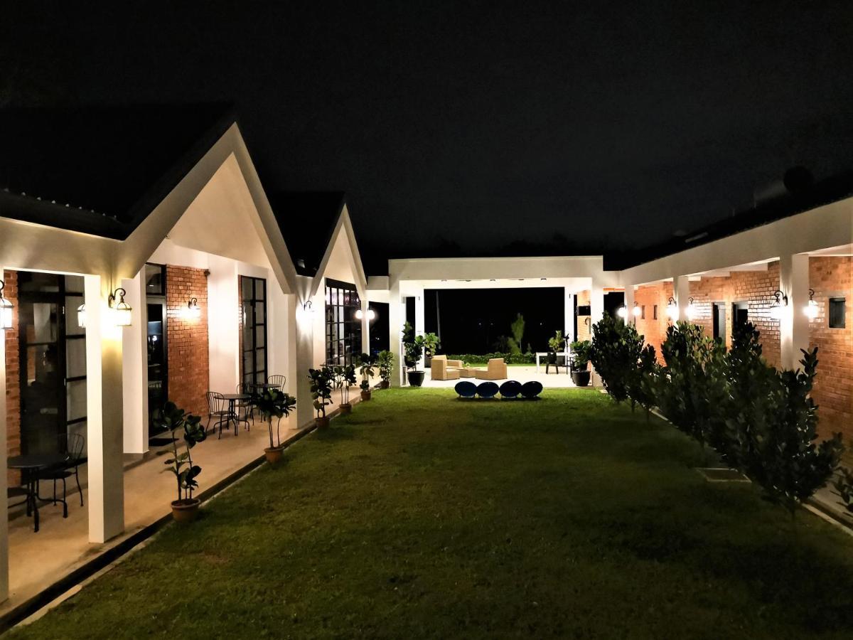 The Rubber Escape, Malacca