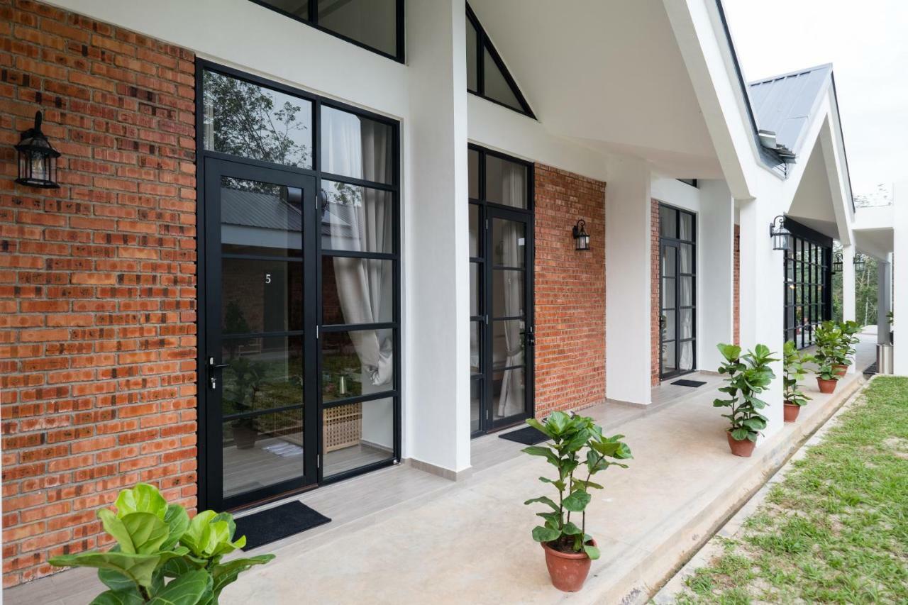 The Rubber Escape, Country house